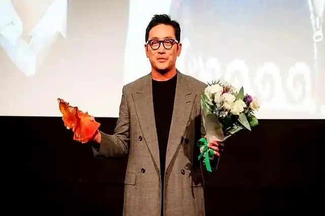韩国娱乐圈恋情曝光_娱乐圈婚姻曝光策略_河正宇车贞媛恋情营销