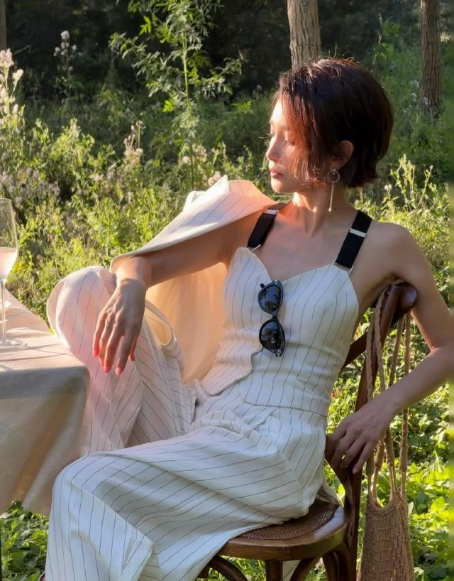 短发造型_中年女星最佳医美_短发女明星机场