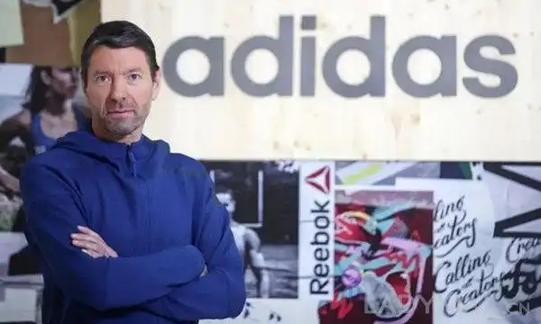 椰子鞋未来市场趋势_yeezy水蜜桃与Adidas合作_阿迪达斯Yeezy品牌改名策略