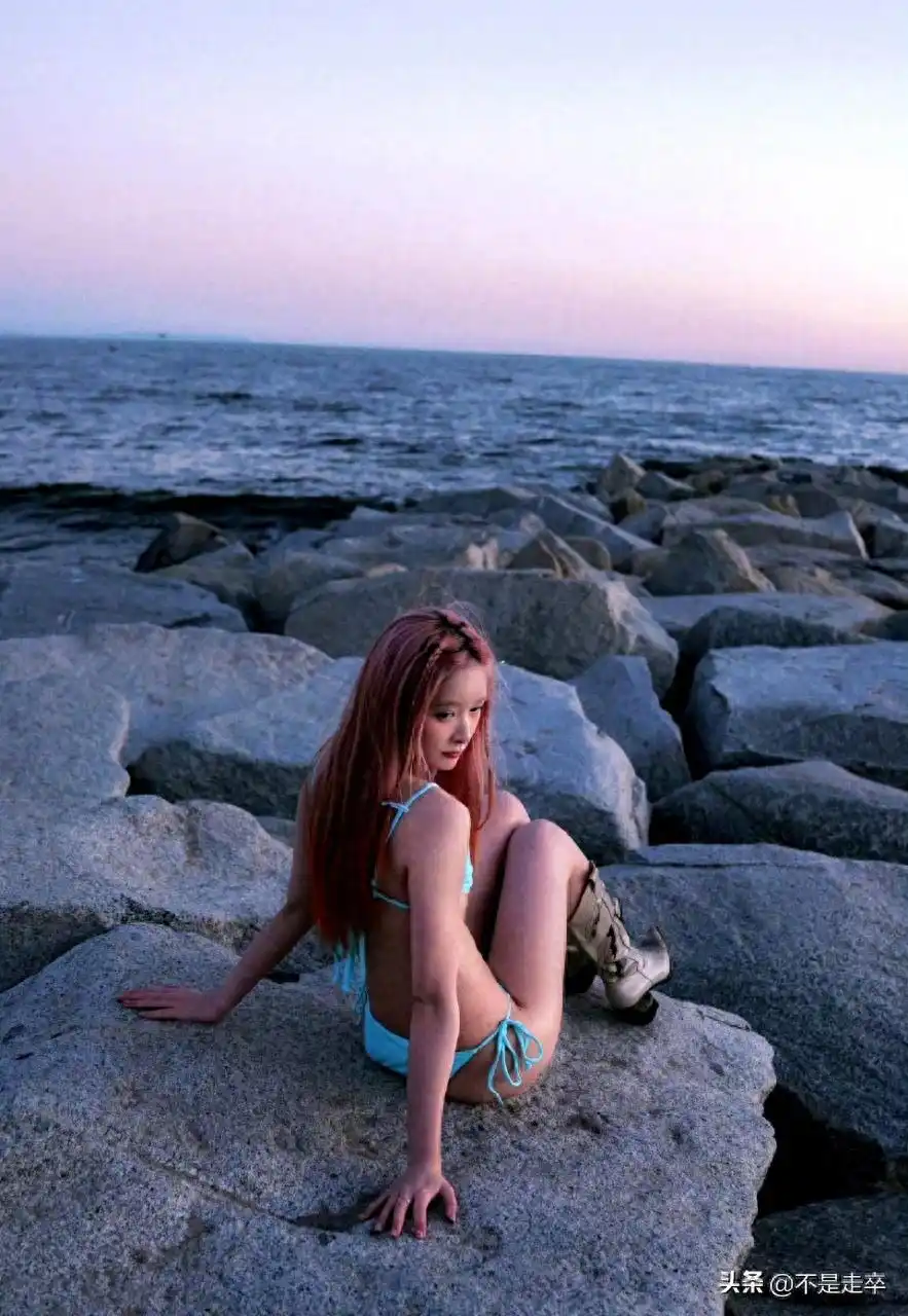 女明星胸部曝光的照片_女星穿衣自由 丁字裤争议 公众人物着装尺度