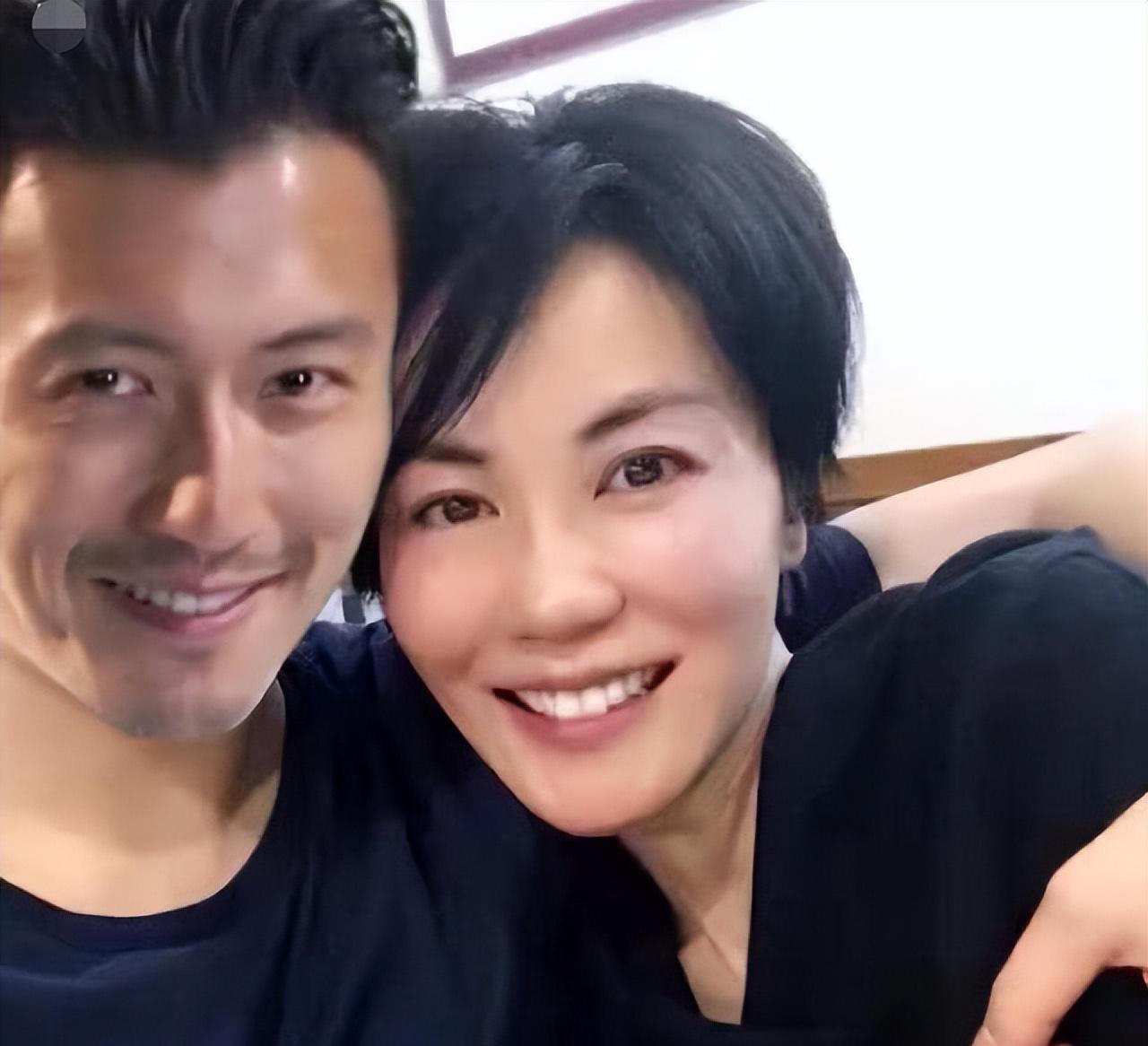 娱乐圈谁狐臭_娱乐圈马虎明星_杨幂挖鼻孔