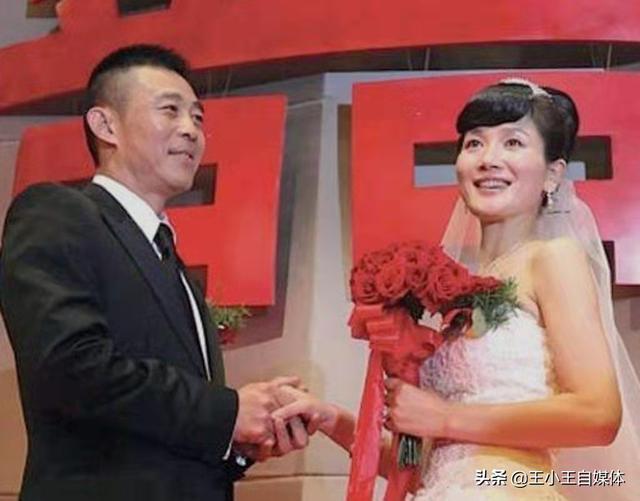 娱乐圈夫妇年龄差距_侯勇王瑞老夫少妻年龄差_李亚鹏海哈金喜结婚年龄差