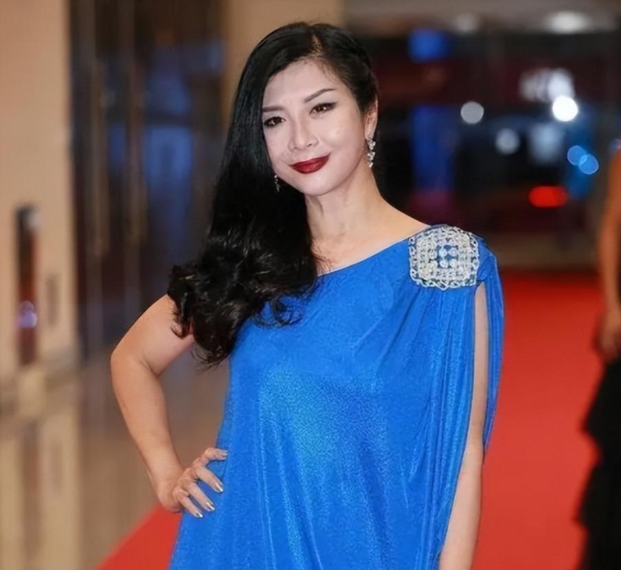 吴家丽三级片影后_香港女明星三级_吴家丽金马奖作品
