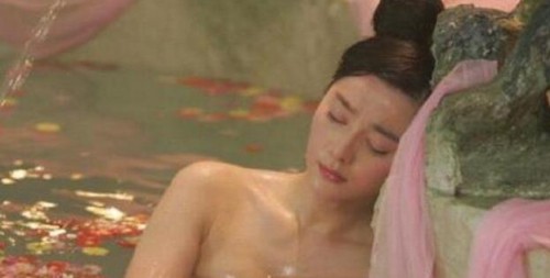 刘亦菲沐浴戏份分析_女明星剧中沐浴戏份_女明星的洗澡图片