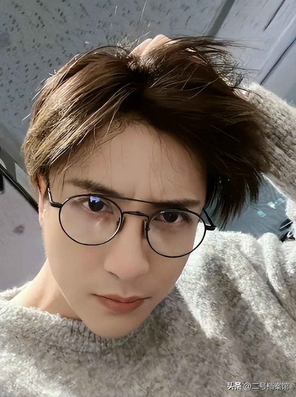 杨幂戚薇遭遇性骚扰事件_娱乐圈潜规则曝光_内幕娱乐圈