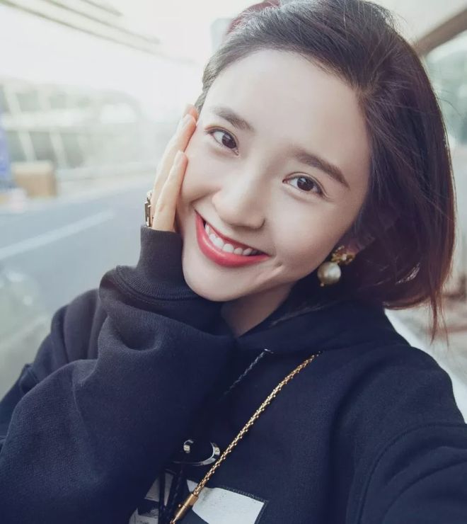 女明星大笑好看_如何笑起来更好看_微笑训练教程