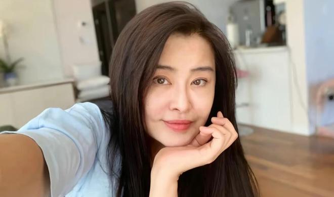 王祖贤为什么退出娱乐圈_岁月痕迹对比小倩_王祖贤抖音七秒视频