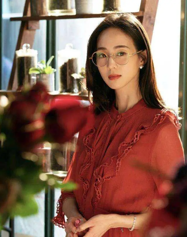 长方形脸女明星_长脸女星高级感_长脸女人气质美女