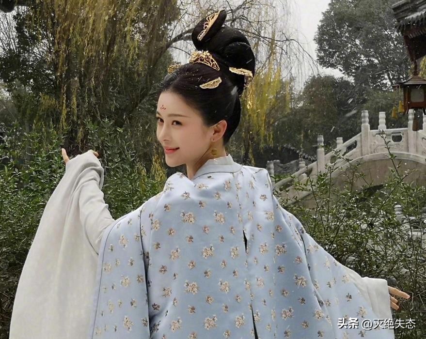 赵樱子娱乐圈心酸经历_娱乐圈谁情商最高_赵樱子直播崩溃大哭真相