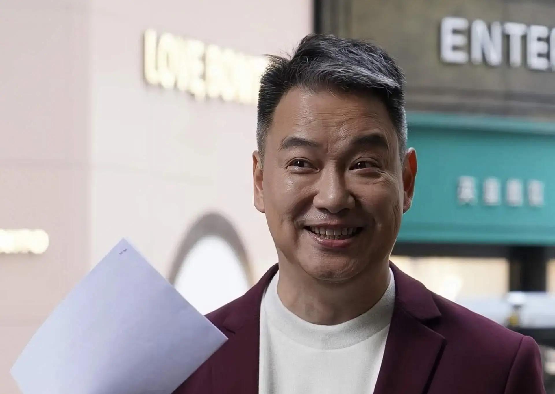 蔡子健 退出娱乐圈_蔡子健 复出 新剧 COURT 香港男星 17年淡出 转型财务策划 大学老师 杜琪峰 邀请 演员心态变化 岁月留痕 中年