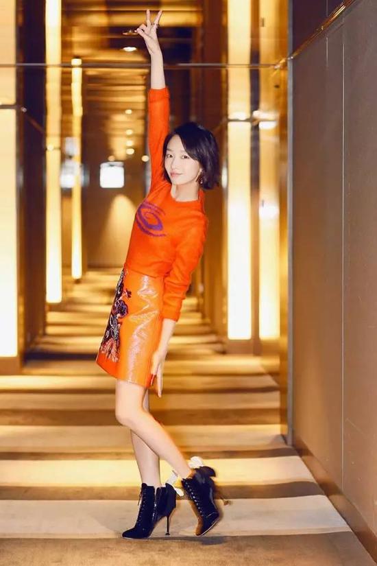 范冰冰Angelababy走廊造型_女明星酒店走廊拍照攻略_女明星宾馆