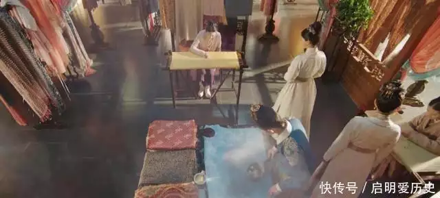 女明星穿拖地长裙_拖地长裙 古代贵族女子 穿着规定