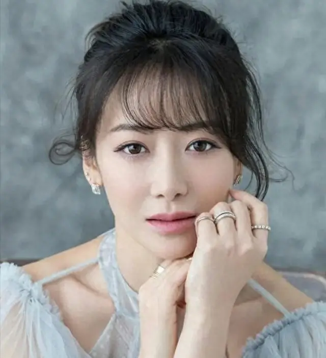 娱乐圈美女嘴巴缺陷_童瑶嘴巴不对称问题_娱乐圈好看的嘴