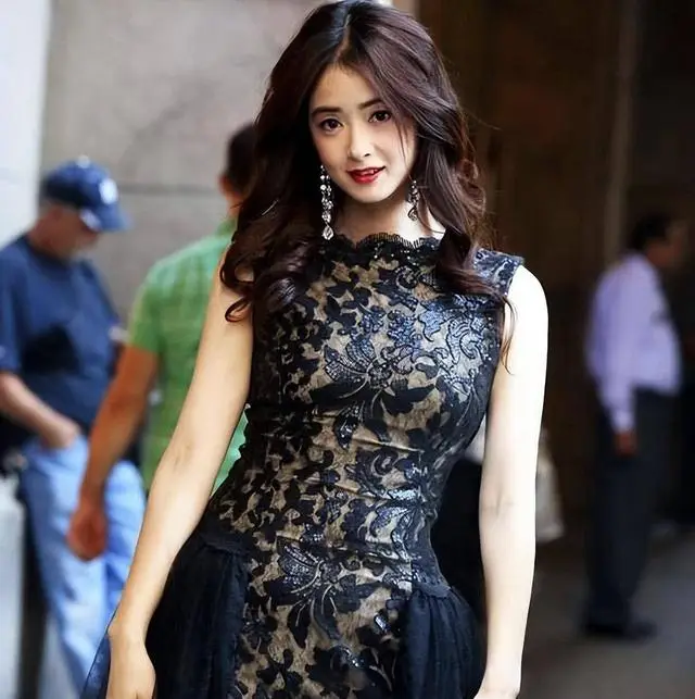 郝蕾张雨绮巩俐蒋欣_大骨架女明星_脸大的女明星明星