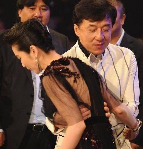 刘亦菲被成龙非礼事件_成龙抱过那些女明星_成龙非礼过的女明星数量