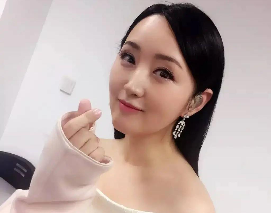 明星最老的女明星_50岁女明星保养_51岁女明星气质