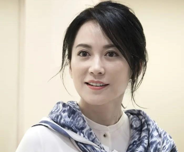 51岁女明星气质_明星最老的女明星_50岁女明星保养