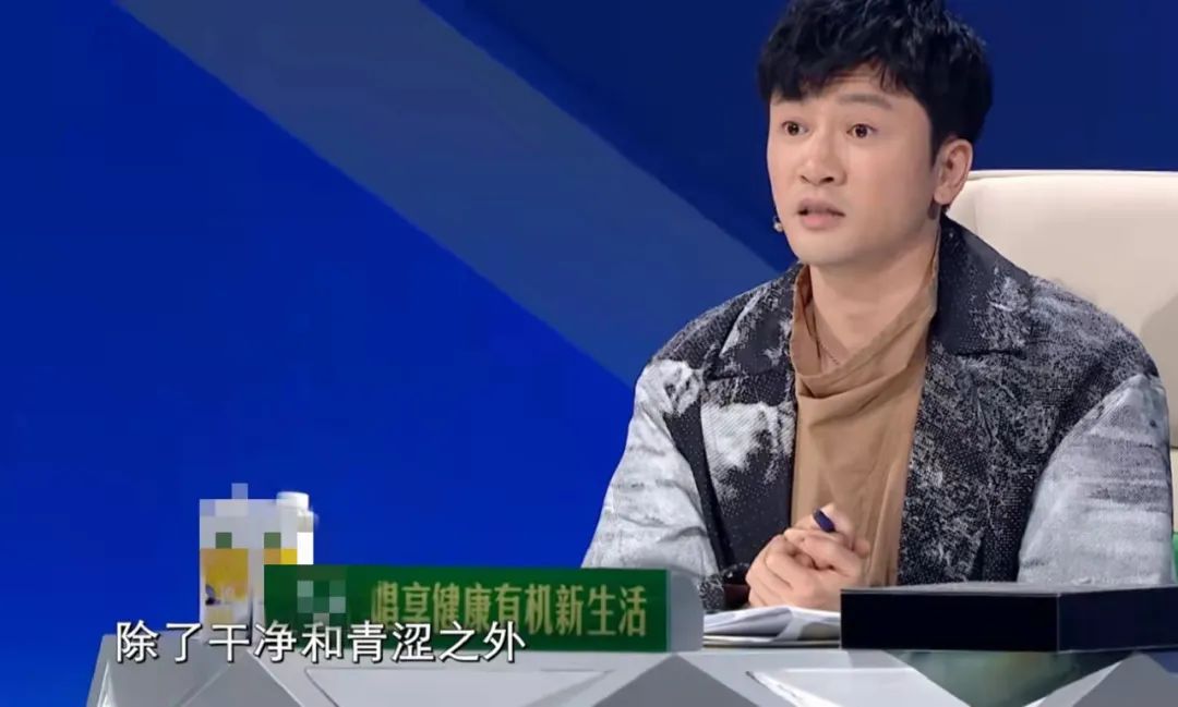 朝天鼻明星_塌鼻子明星_混血女明星鼻子