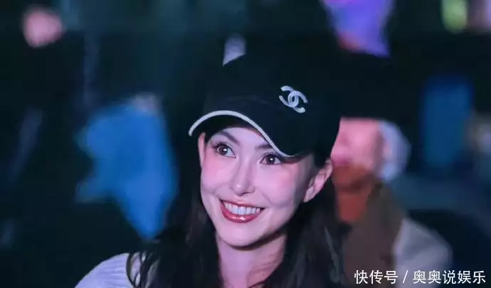 周杰伦娱乐圈_昆凌周杰伦演唱会互动_周杰伦昆凌甜蜜瞬间