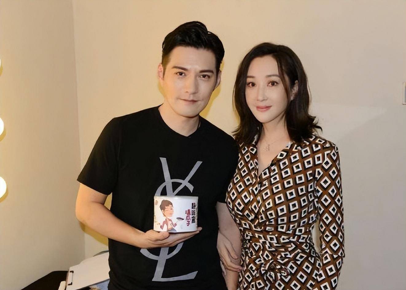 娱乐圈幸福婚姻案例_明星夫妻恩爱长久_娱乐圈零绯闻明星