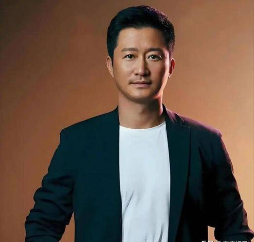 娱乐圈年龄差大的言情文推荐_相差圈娱乐年龄大的人_娱乐圈相差最大的年龄