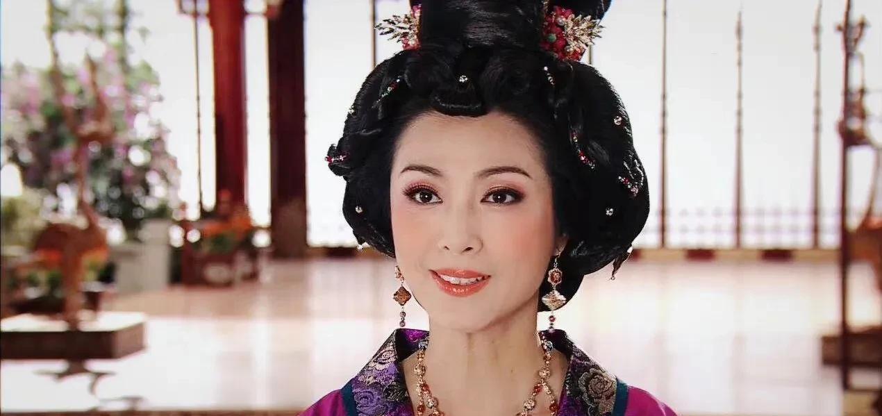 哪位女明星是单身_现代优秀女性单身原因_35岁以上未婚女星名单