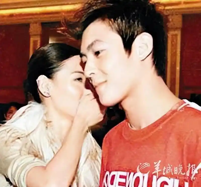 王晶爆料陈冠希照片泄露内幕_娱乐圈艳照门_艳照门事件真相