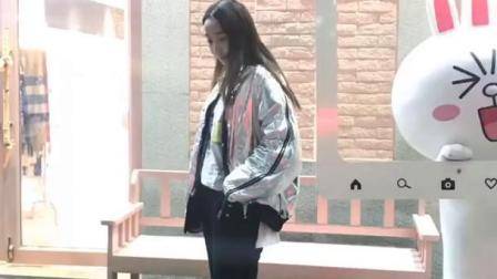 吾家有女初长成娇俏可人及倾城借问芬芳春与秋豆蔻年华无忧愁