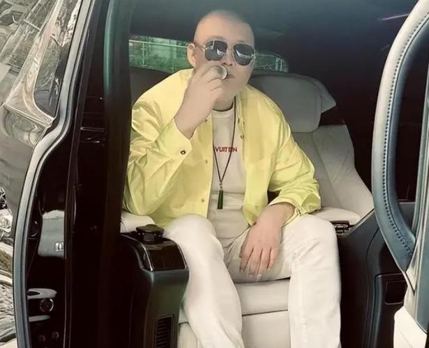 八卦爆料网红二驴是谁啊图片大全-_网红头像女生图片大全_网红街拍姿势图片大全